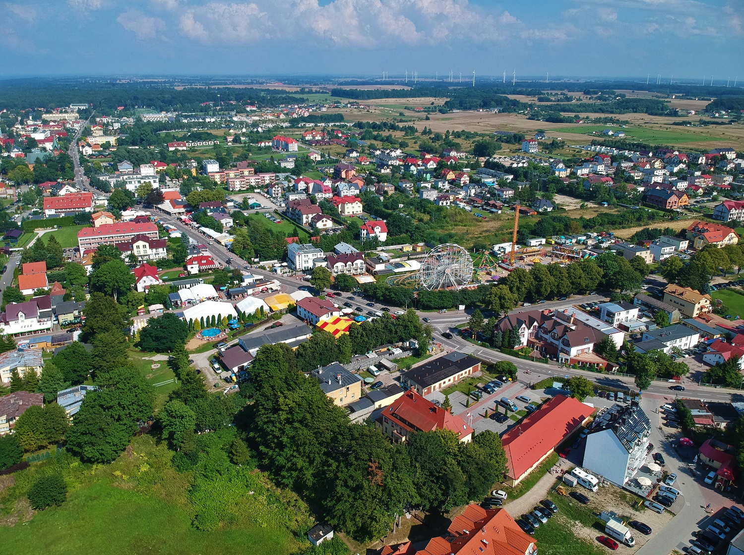 Widok z góry na polskie miasteczko